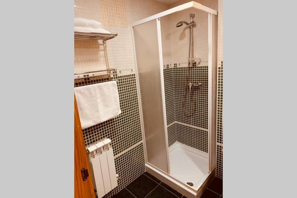 Apartamento Tara Apartment Caldas De Reis Luaran gambar